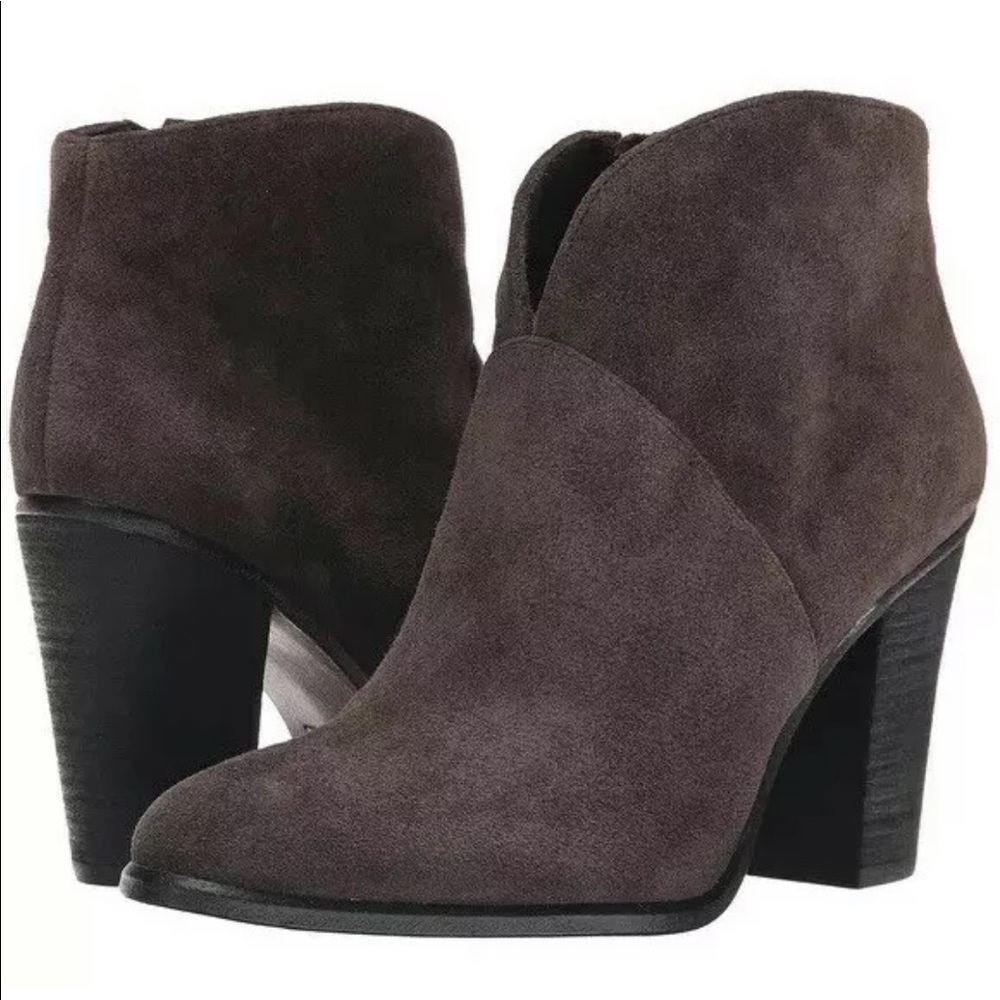 Vince Camuto ankle boots / booties- Size 5M